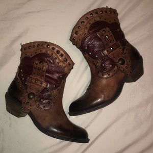 Vince Camuto Madalisaa boots